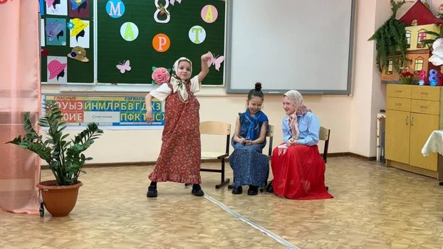 �������